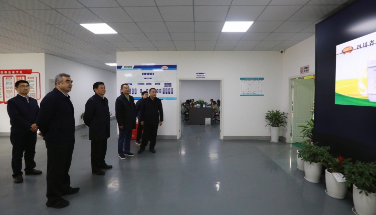 中华全国供销合作总社常务理事、经济发展与改革部部长阿地力?吾布力到棉麻集团 龙泉农产品集配中心调研